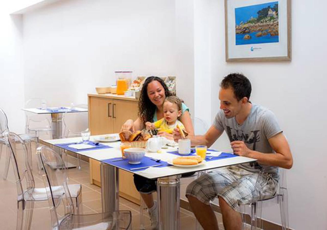 Aparthotel Goelia Les 7 Iles Perros-Guirec Exterior foto